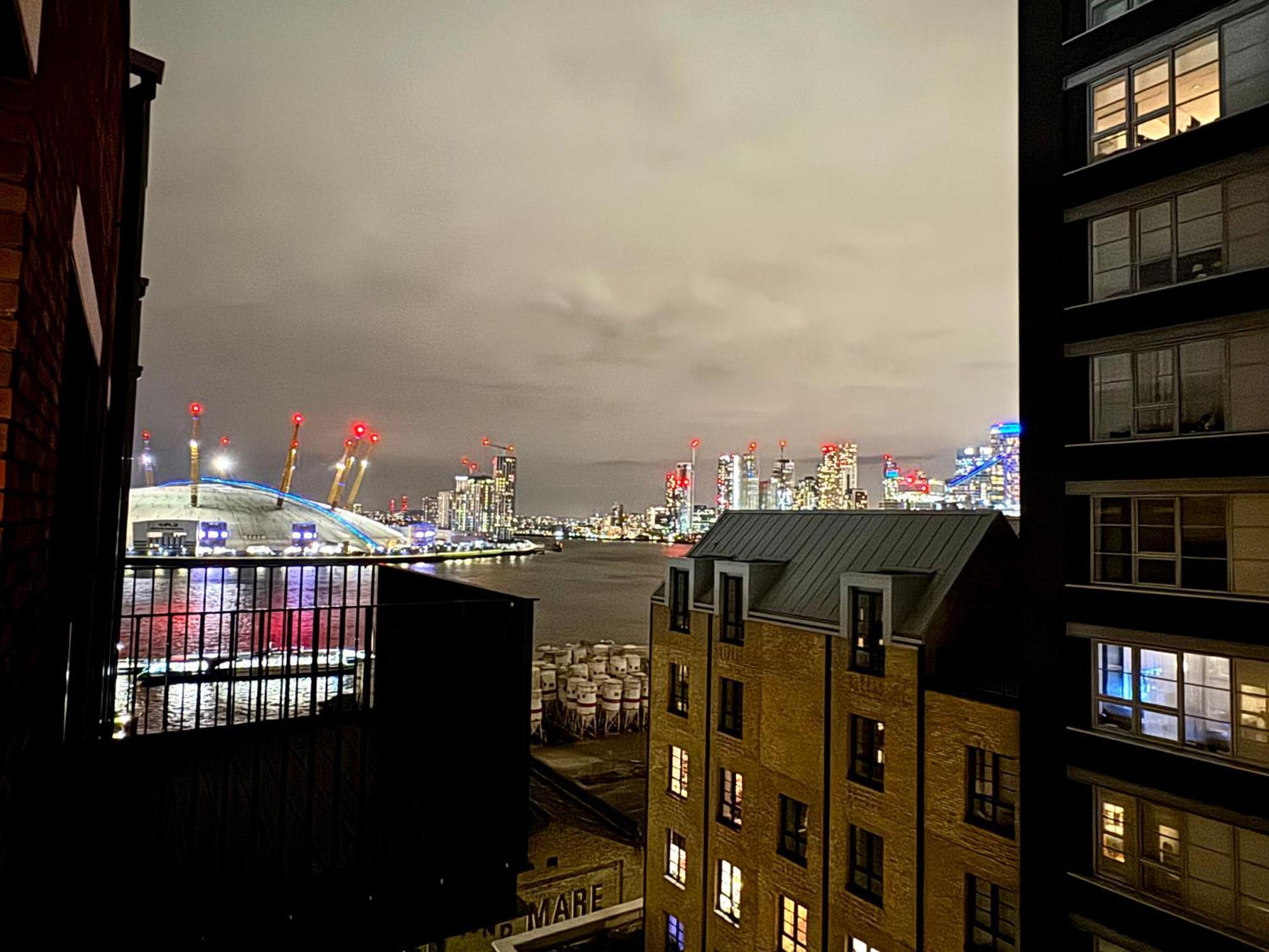 דירות London Luxury Flat With Balcony, River View, O2 Arena, Excel, Canary Wharf, Station מראה חיצוני תמונה
