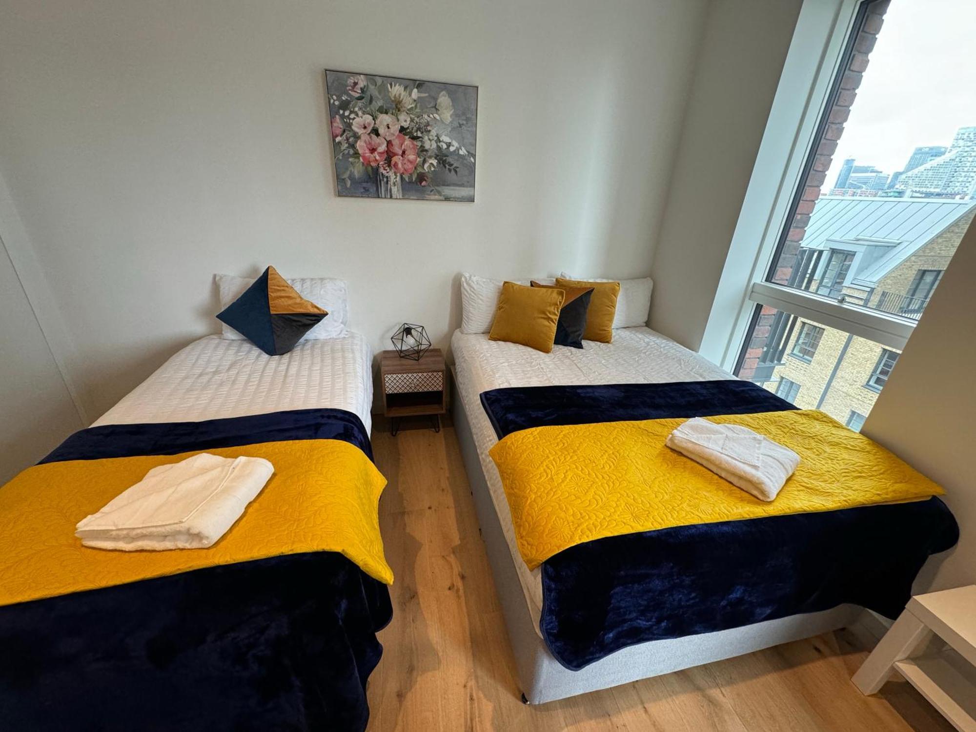 דירות London Luxury Flat With Balcony, River View, O2 Arena, Excel, Canary Wharf, Station מראה חיצוני תמונה