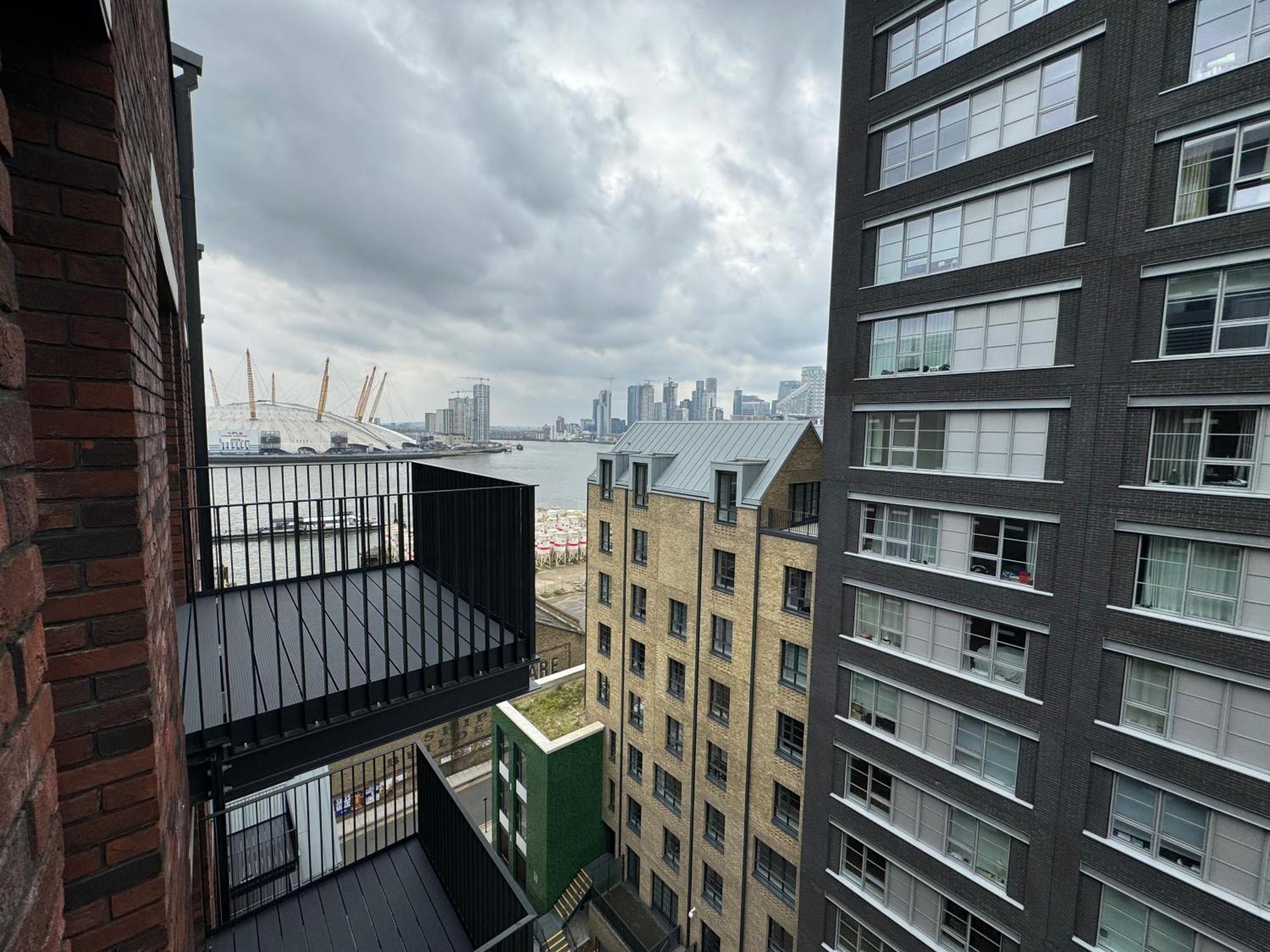 דירות London Luxury Flat With Balcony, River View, O2 Arena, Excel, Canary Wharf, Station מראה חיצוני תמונה